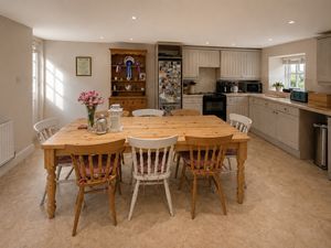 Dining- click for photo gallery